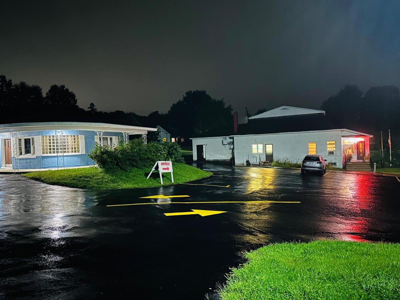 Stiles Motel Hill View Woodstock Exteriör bild